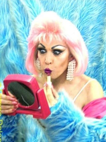 Katharina Blaschke, alias Helene aus SOKO Wismar lacht freundlich in die Kamera